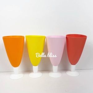 New!! Tupperware parfait / sundae cups